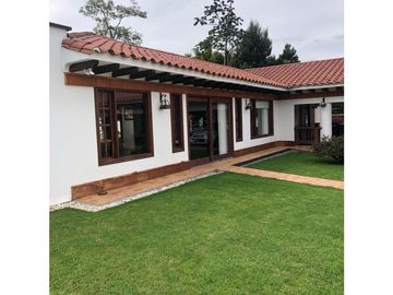 SE VENDE FINCA INDEPENDIENTE EN LA CEJA 3   CASAS Y PESEBRERA[alejoV]