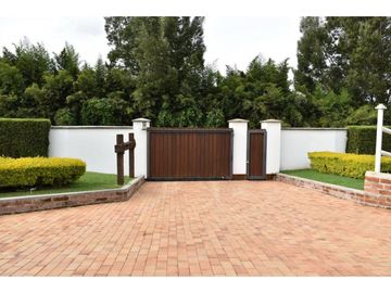 SE VENDE FINCA INDEPENDIENTE EN LA CEJA 3   CASAS Y PESEBRERA[alejoV]
