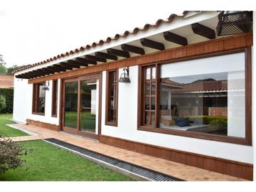SE VENDE FINCA INDEPENDIENTE EN LA CEJA 3   CASAS Y PESEBRERA[alejoV]