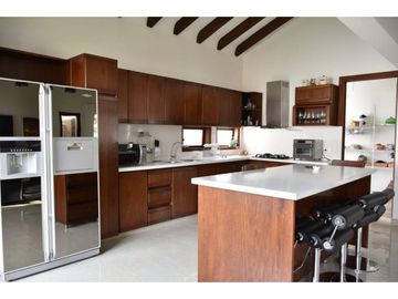 SE VENDE FINCA INDEPENDIENTE EN LA CEJA 3   CASAS Y PESEBRERA[alejoV]