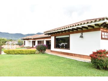 SE VENDE FINCA INDEPENDIENTE EN LA CEJA 3   CASAS Y PESEBRERA[alejoV]