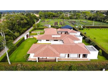 SE VENDE FINCA INDEPENDIENTE EN LA CEJA 3   CASAS Y PESEBRERA[alejoV]