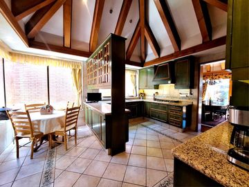 Casa en venta en LO BARNECHEA