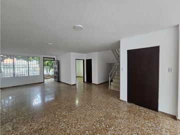 Casa independiente en arriendo barrio La Flora Cali