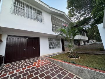 Casa independiente en arriendo barrio La Flora Cali