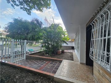 Casa independiente en arriendo barrio La Flora Cali