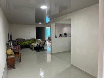 Casa esquinera con plancha en venta - Santa Elena El Cerrito Valle