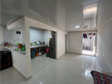 Casa esquinera con plancha en venta - Santa Elena El Cerrito Valle