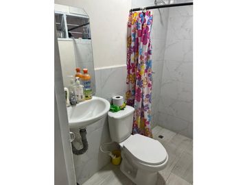 Casa esquinera con plancha en venta - Santa Elena El Cerrito Valle