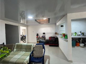 Casa esquinera con plancha en venta - Santa Elena El Cerrito Valle