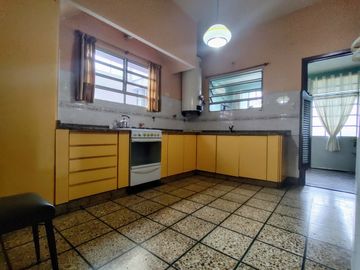 Venta PH 4 ambientes con patio en Moròn