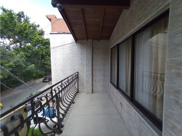 VENTA DE APARTAMENTO DE DOS NIVELES EN BELÉN, MEDELLN