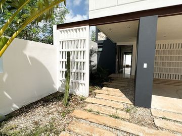 Casa en Privada Zendera, Conkal, Mérida.