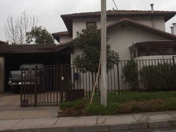 Casa en venta en PEÑALOLÉN