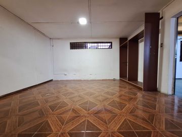 Casa en venta en LA GRANJA