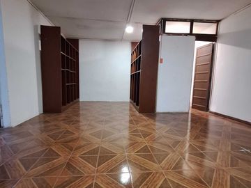 Casa en venta en LA GRANJA