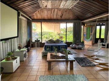 CHALET EN CONJUNTO CERRADO EN LA TEBAIDA CON PERMISO DE TURISMO