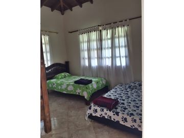 FINCA CHALET A EN MONTENEGRO 5 CUADRAS