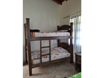 FINCA CHALET A EN MONTENEGRO 5 CUADRAS