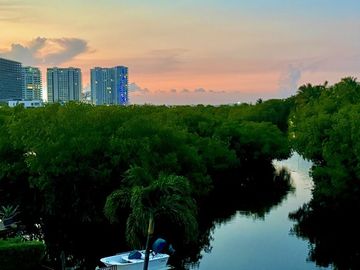 VENTA VILLA CANCÚN FRENTE A LAGUNA