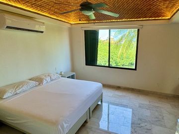 VENTA VILLA CANCÚN FRENTE A LAGUNA