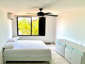 VENTA VILLA CANCÚN FRENTE A LAGUNA