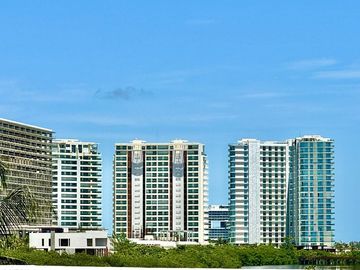 VENTA VILLA CANCÚN FRENTE A LAGUNA