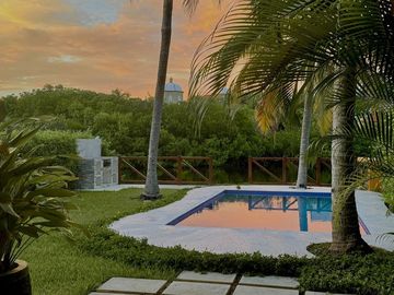 VENTA VILLA CANCÚN FRENTE A LAGUNA
