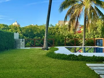 VENTA VILLA CANCÚN FRENTE A LAGUNA