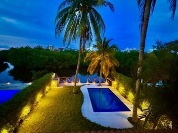 VENTA VILLA CANCÚN FRENTE A LAGUNA