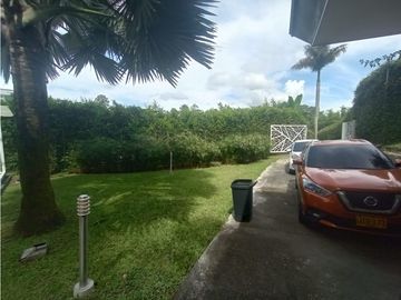 CHALET EN CONJUNTO CERRADO VIA TEBAIDA Y PUEBLO TAPAO