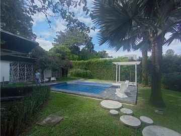 CHALET EN CONJUNTO CERRADO VIA TEBAIDA Y PUEBLO TAPAO