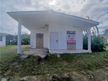 SE VENDE CASA EN VILLA DE LOS SANTOS - AGUA MARINA.