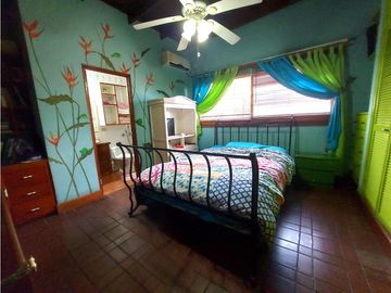 Casa con 2 lotes en Los Angeles Betania # 2155 cvd