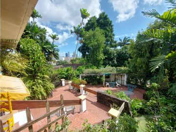 Casa con 2 lotes en Los Angeles Betania # 2155 cvd