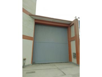 VENDO LOCAL INDUSTRIAL DE ESTRENO 1000M2 EN CARABAYLLO