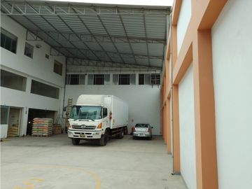 VENDO LOCAL INDUSTRIAL DE ESTRENO 1000M2 EN CARABAYLLO