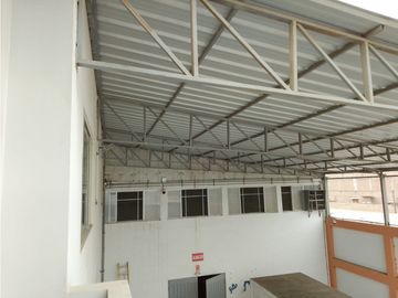VENDO LOCAL INDUSTRIAL DE ESTRENO 1000M2 EN CARABAYLLO