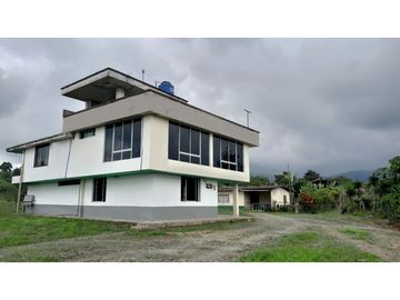Venta de Hacienda en el Sector Santo Domingo, a 16 km de la Ciudad.