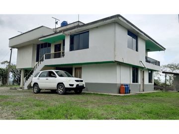 Venta de Hacienda en el Sector Santo Domingo, a 16 km de la Ciudad.