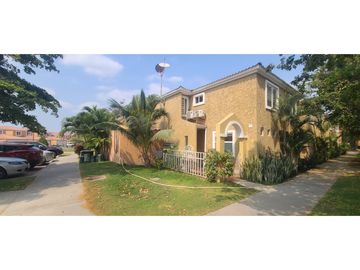 En venta casa 2 habitaciones Urb. Arboleda.