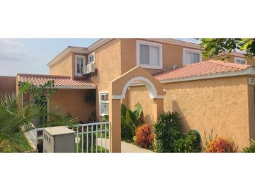 En venta casa 2 habitaciones Urb. Arboleda.