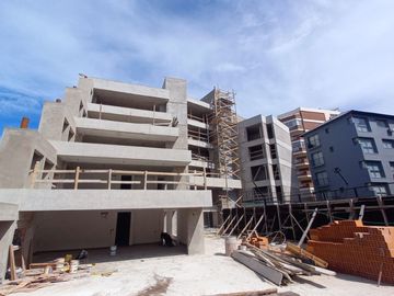 VENTA Depto Duplex 3 amb en pozo Pinamar