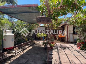 Casa en Venta en Alberto Llona con Santa Maria