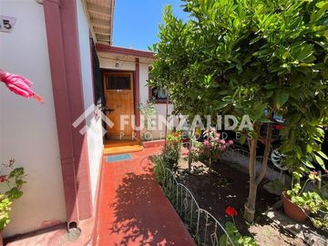 Casa en Venta en Alberto Llona con Santa Maria