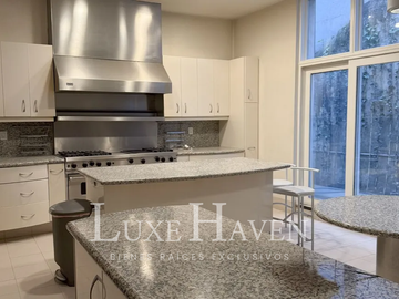 DEPARTAMENTO EXCLUSIVO EN LOMAS ALTAS