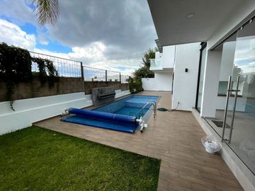 Casa en Venta Puebla Lomas de Angelópolis 1 alberca 5 recámaras
