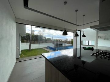Casa en Venta Puebla Lomas de Angelópolis 1 alberca 5 recámaras