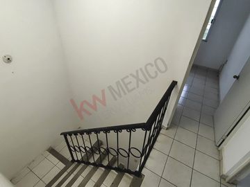 Casa en venta en Fracc Monte Real con recámara en planta baja