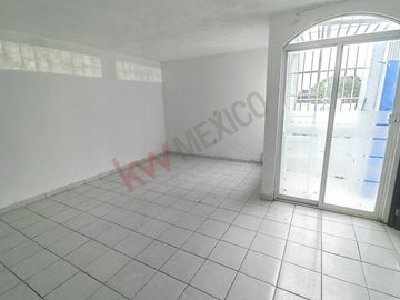 Casa en venta en Fracc Monte Real con recámara en planta baja
